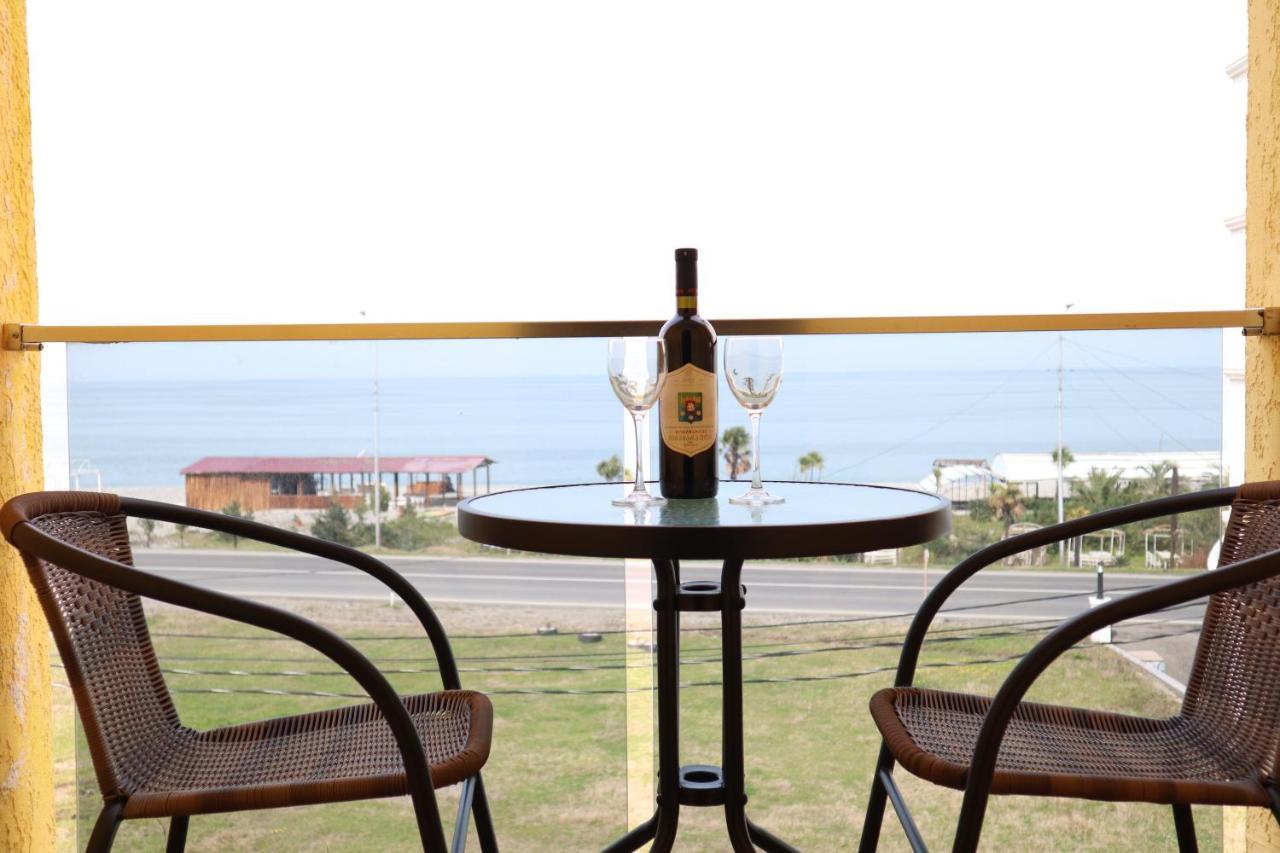 Casa Del Mar Hotel Kvariati Eksteriør billede